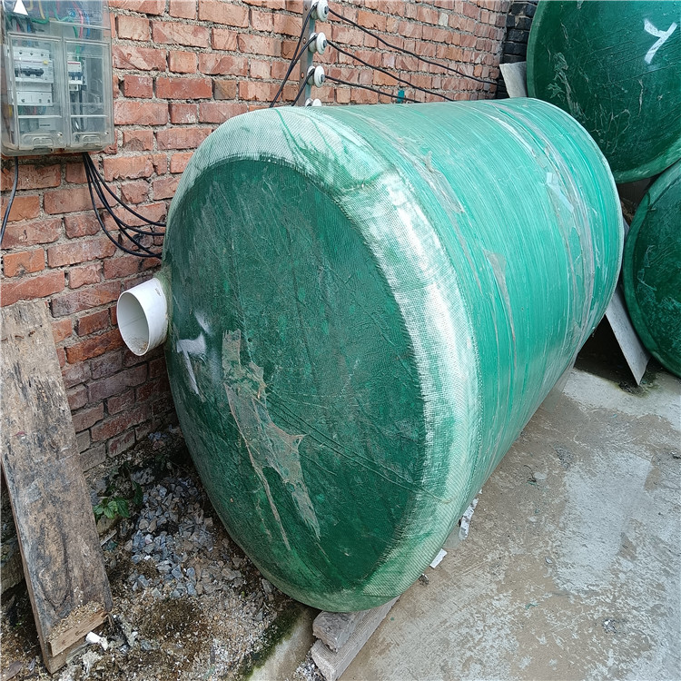 陕西玻璃钢化粪池成品 玻璃钢化粪池厂家 地埋式污水处理