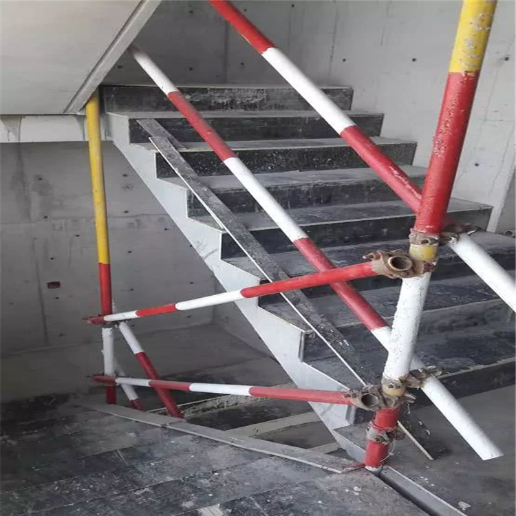 厂家供应建筑器材 工地施工楼梯临边防护栏立杆立柱 楼梯扶手