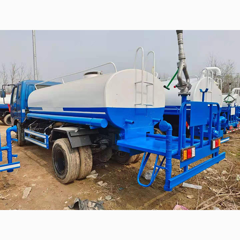 洒水车 碳钢板罐体洒水车 易操作多功能喷洒水车