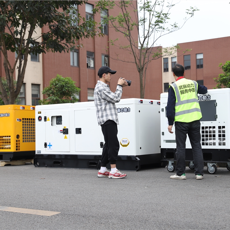 汽油发电机220V家用小型单相3/5/6/12千瓦三相380伏迷你户外静音