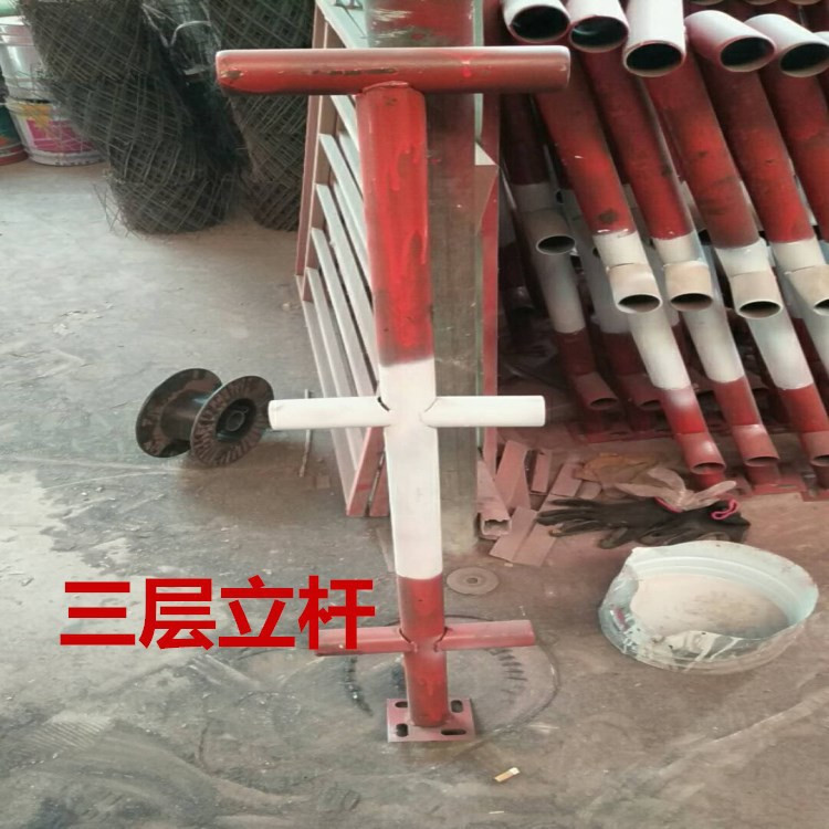建筑施工楼梯扶手立杆 别墅铁艺楼梯栏杆 家用楼梯护栏厂家直供