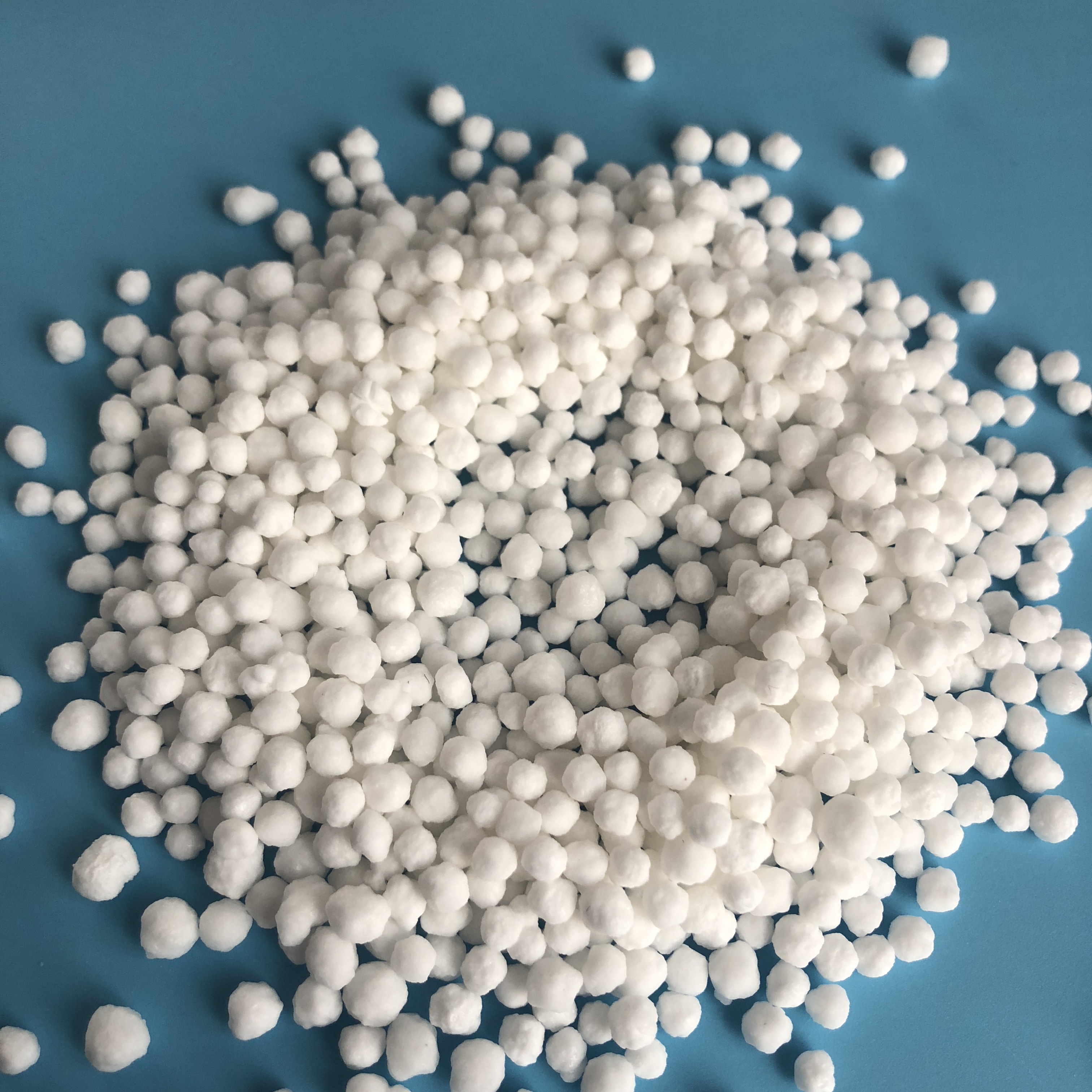 厂家批发工业级氯化钙 74含量二水氯化钙 干燥剂用氯化钙光球