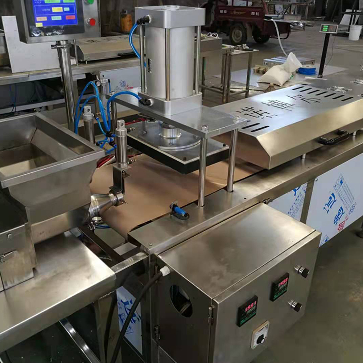 大型商用压饼机生产效率高  可定制模具  春饼烤鸭饼自动压饼机