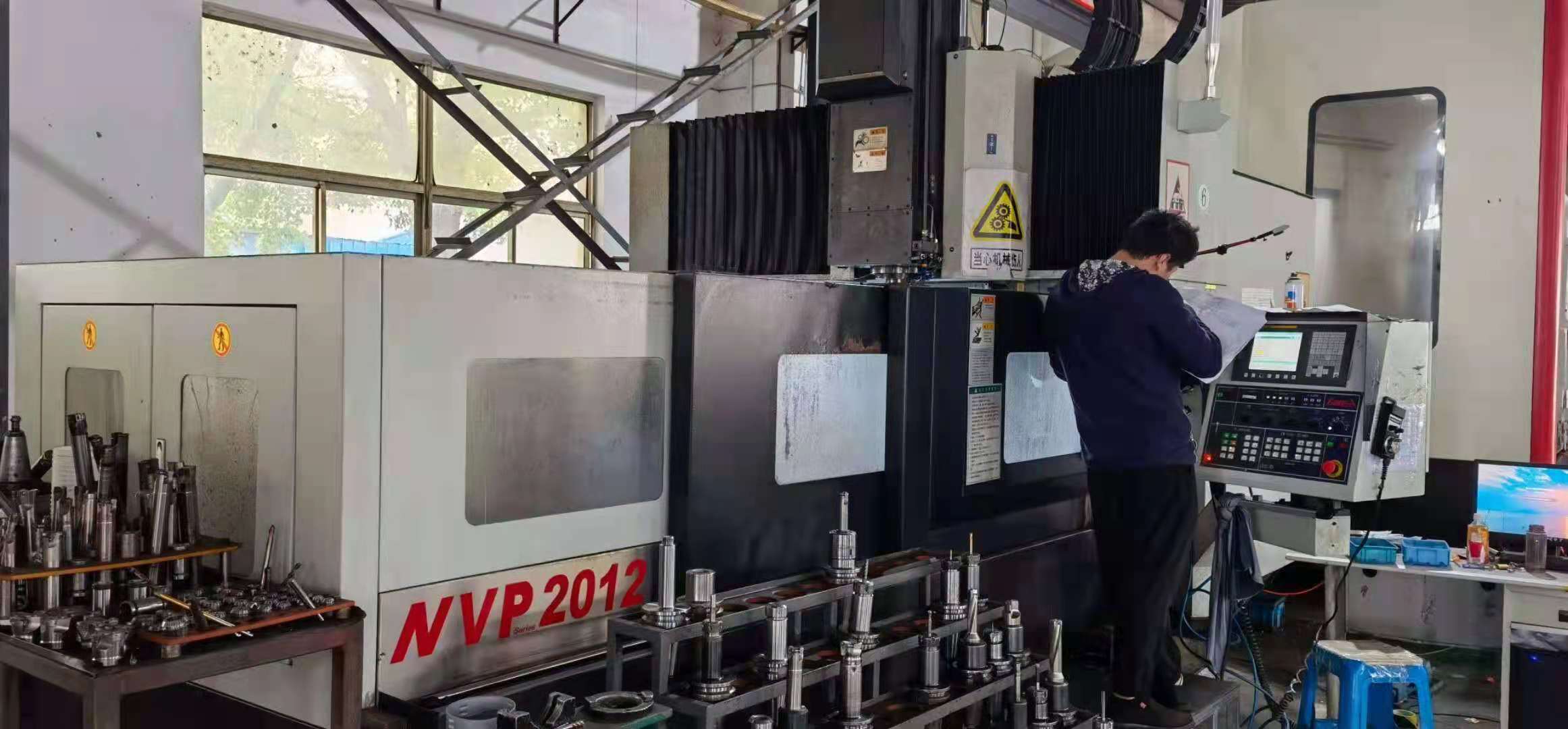苏州甪直工厂在位台湾亚威NVP2012数控龙门铣床2016年出厂两线一硬齿轮头