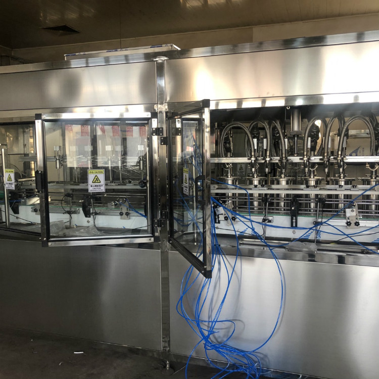 白酒灌装机价格  灌装量和灌装速度均可任意调节  电子定量灌装机
