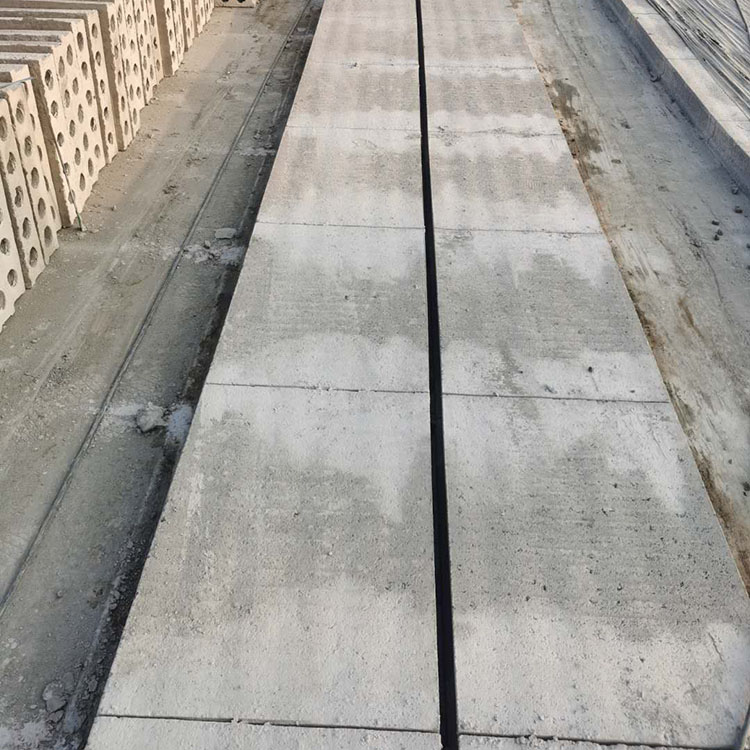 水泥盖板生产厂家 水泥沟盖板经销商 济宁水泥排水沟盖板
