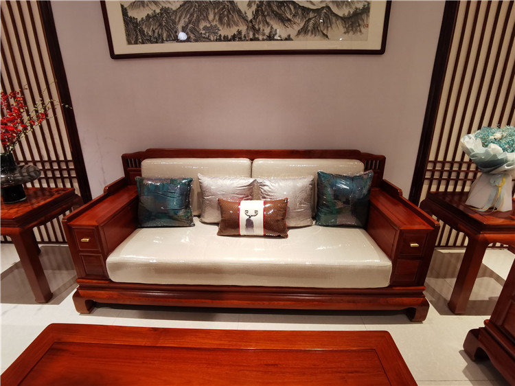 大果紫檀沙发  红木家具保养 木灵生红木家具