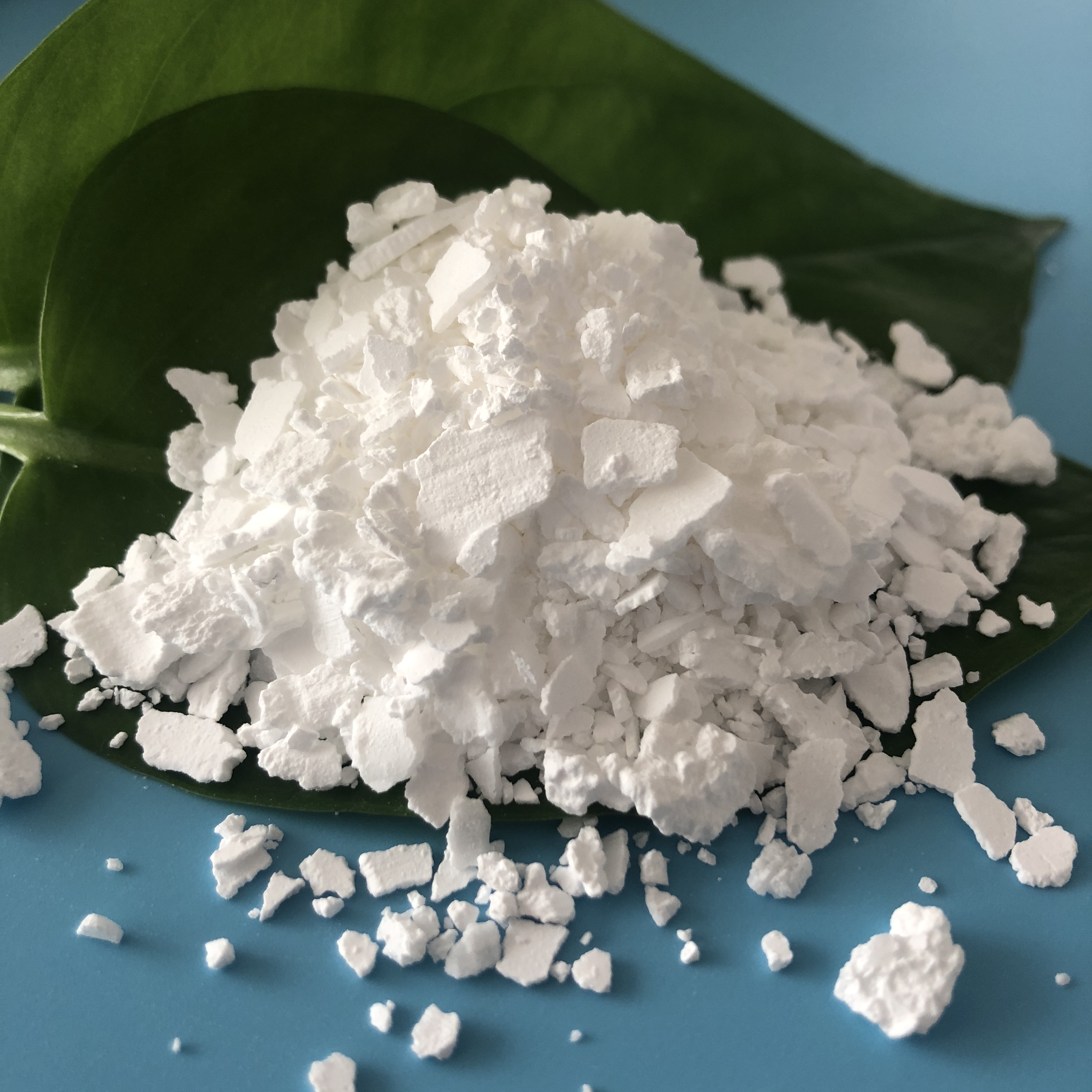 厂家直供工业级氯化钙 74含量二水氯化钙片 集尘剂用氯化钙