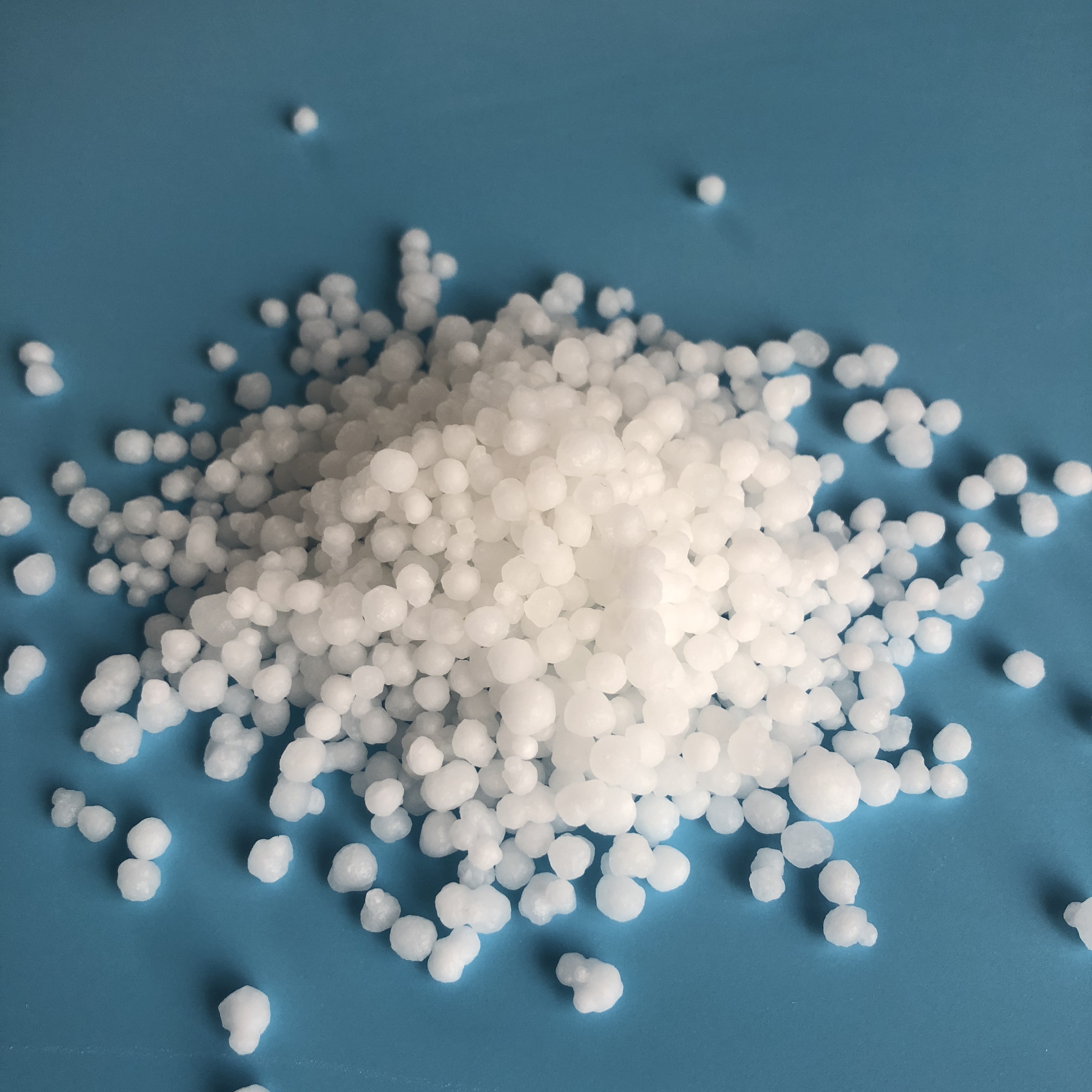 厂家批发工业级氯化镁球 46含量六水氯化镁 冶金工业用氯化镁