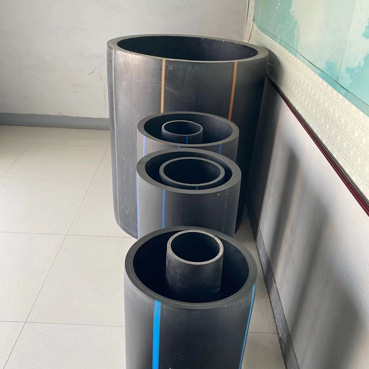 钢丝网骨架聚乙烯塑料复合管生产厂家   地埋供水用DN110管子现货   PE塑料管