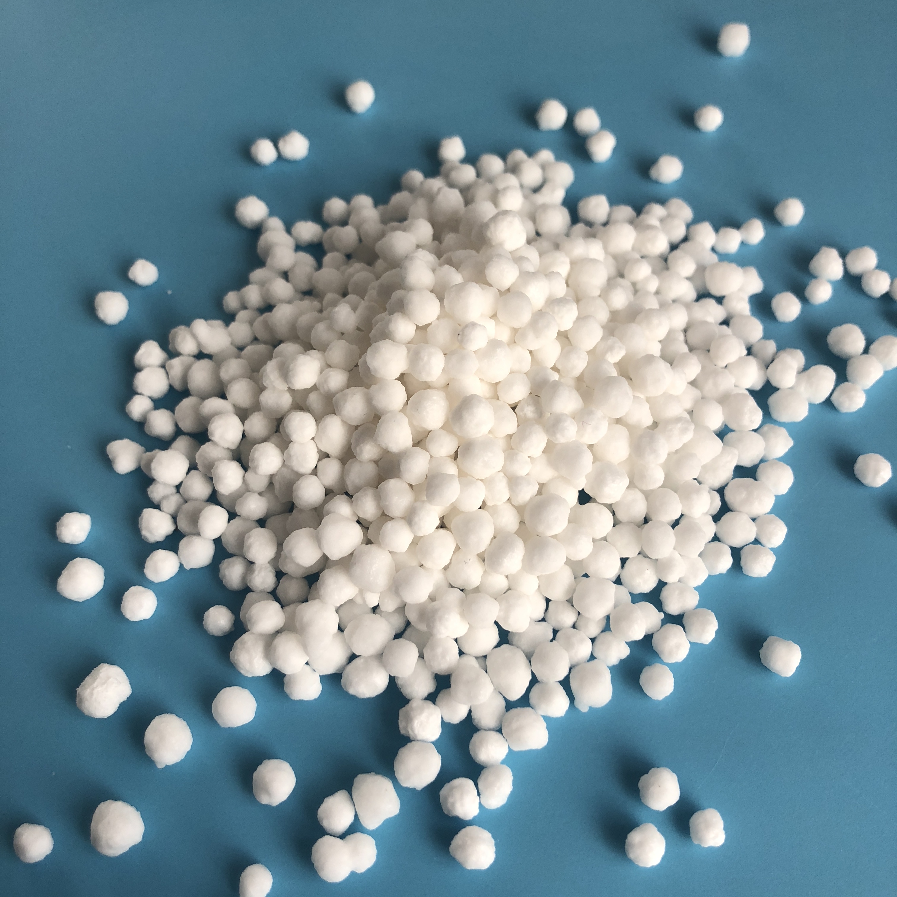 厂家批发工业级氯化钙 74含量二水氯化钙光球 集尘剂用氯化钙
