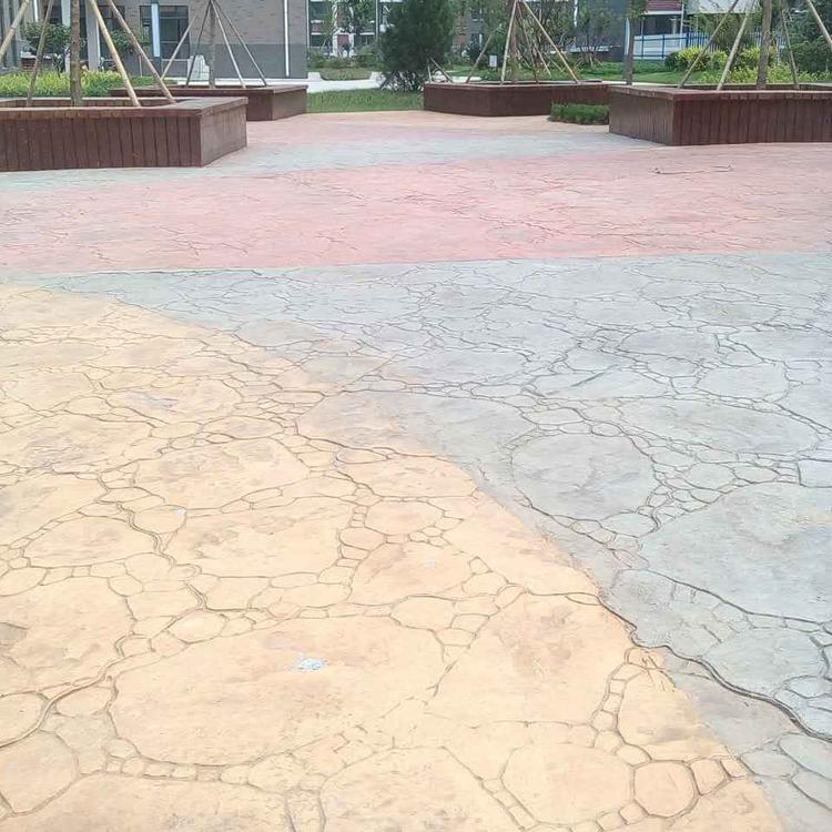 彩色压模混凝土厂家 彩色混凝土颜料 压花地坪需要什么材料 晶邦地坪