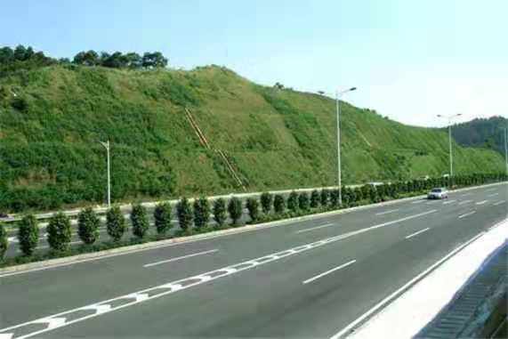 青山绿水客土喷播ZKP-130多功能草籽喷播机 青山绿水 高速公路绿化喷播 液压/机械 批发价格 水电站防护绿化