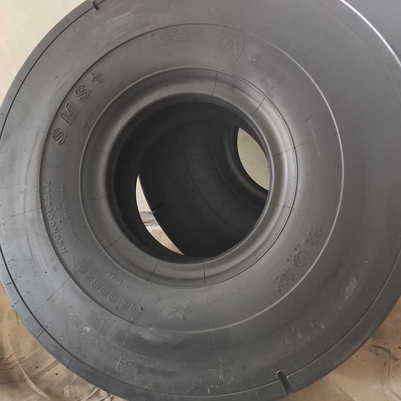 光面钢丝轮胎  1800R25钢丝工程轮胎 装载机工程轮胎