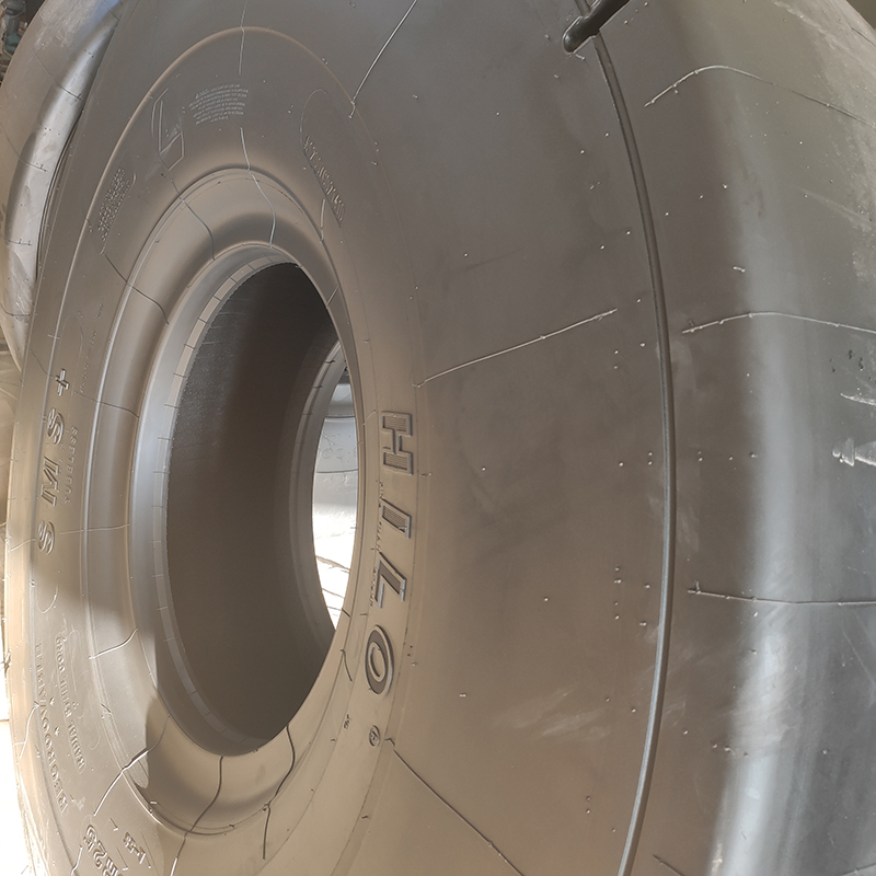 钢丝拖拉机轮胎 380/85R24 1800R25 钢丝工程轮胎