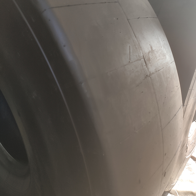  装载机工程轮胎 半实心工程轮胎 1800R25钢丝工程轮胎