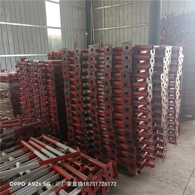 供应建筑楼梯立柱 工地防护栏连接件扶手立柱 楼梯防护立杆立柱 欢迎咨询订购