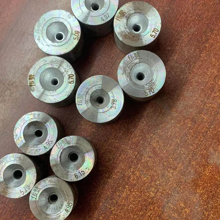 销售 异型模具 高速小水箱拉丝模具 九连直进拉丝模具   经验丰富