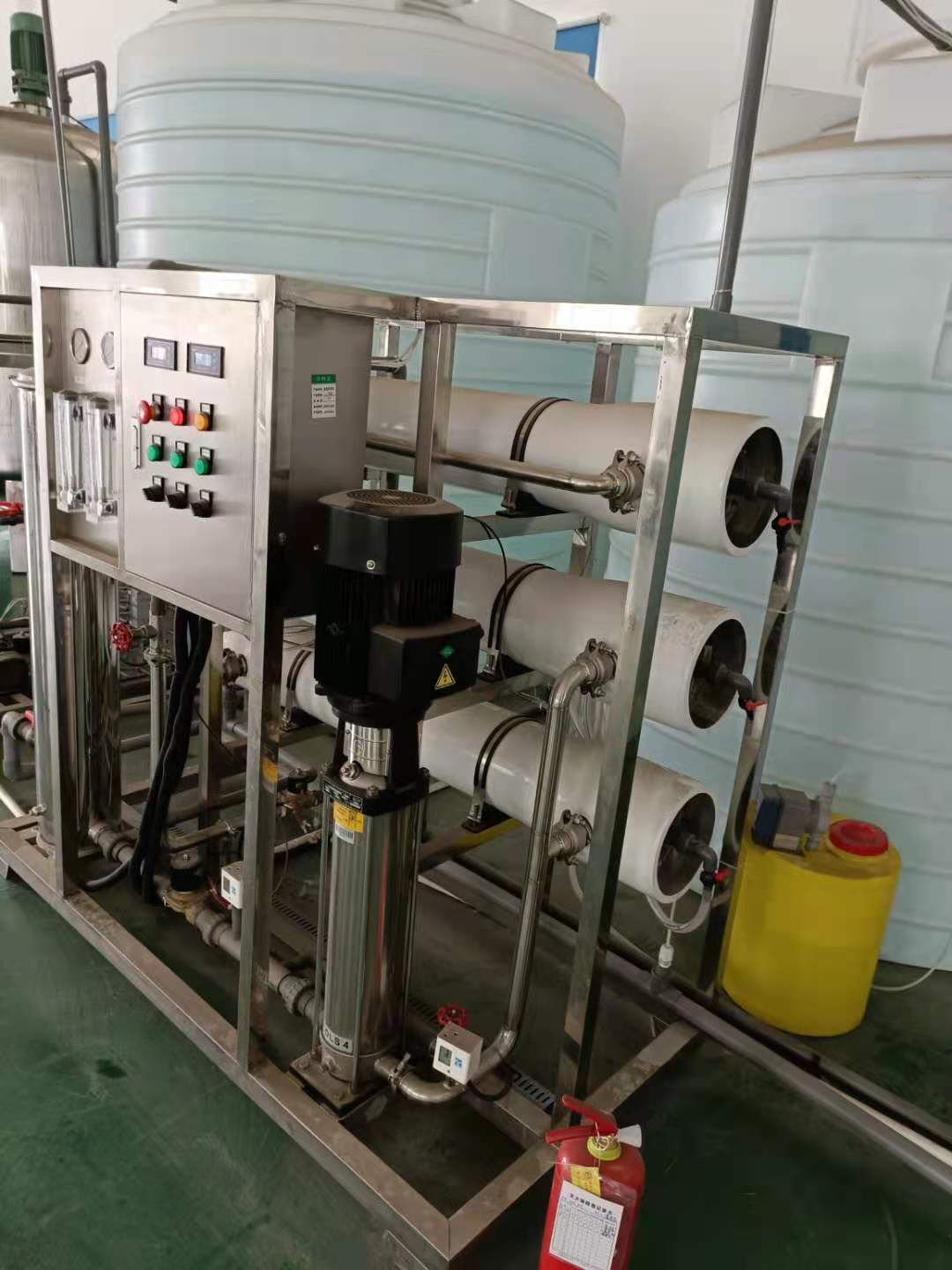 吉林防冻液生产设备 玻璃水生产设备 东北高纯水制取设备 高纯水尿素液生产设备 