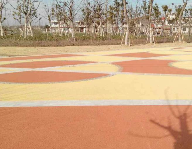 彩色混凝土压花路面 混凝土透水地坪价格 透水混凝土多少钱一立方 晶邦地坪