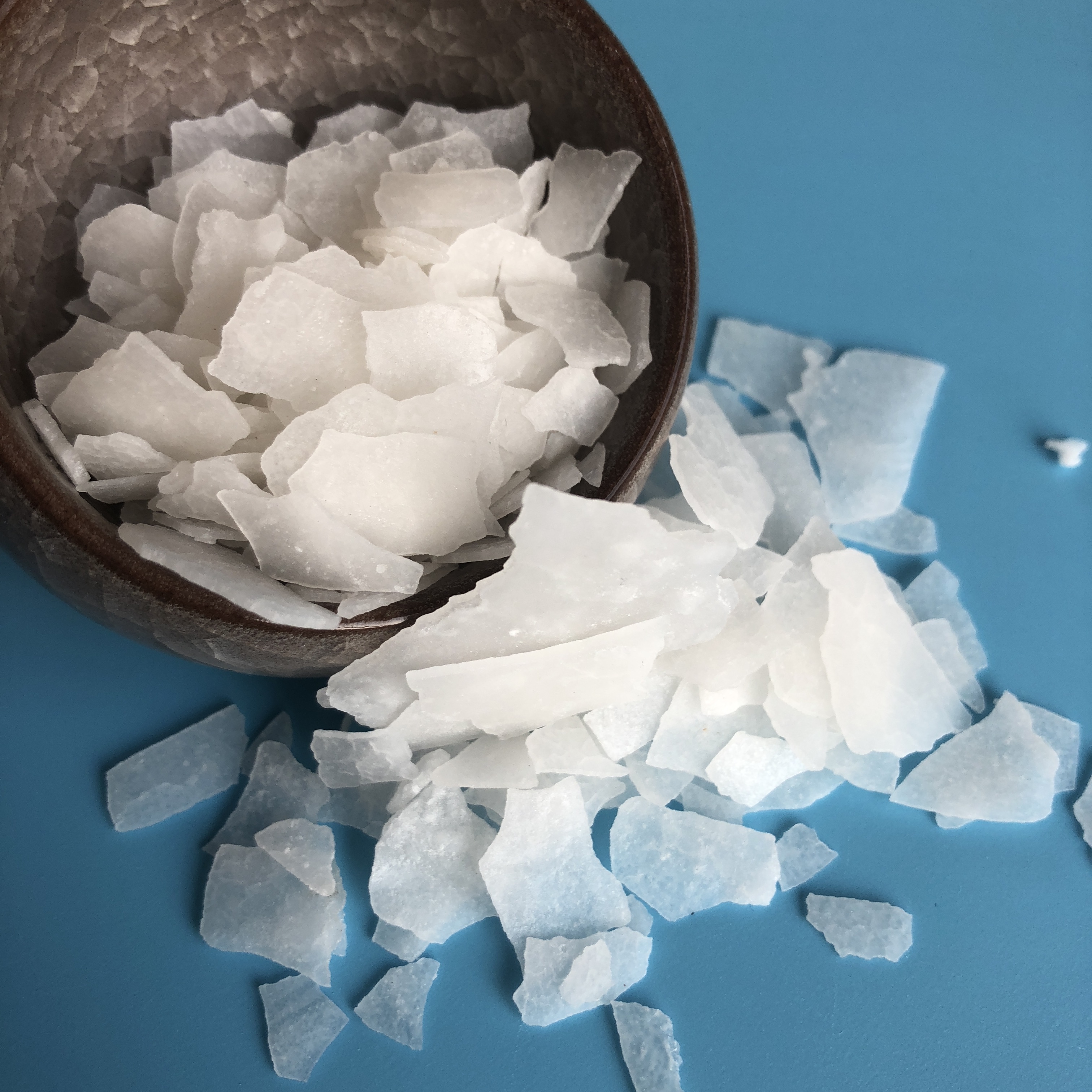 厂家批发氯化镁片 46含量工业级氯化镁 机械工业用六水氯化镁