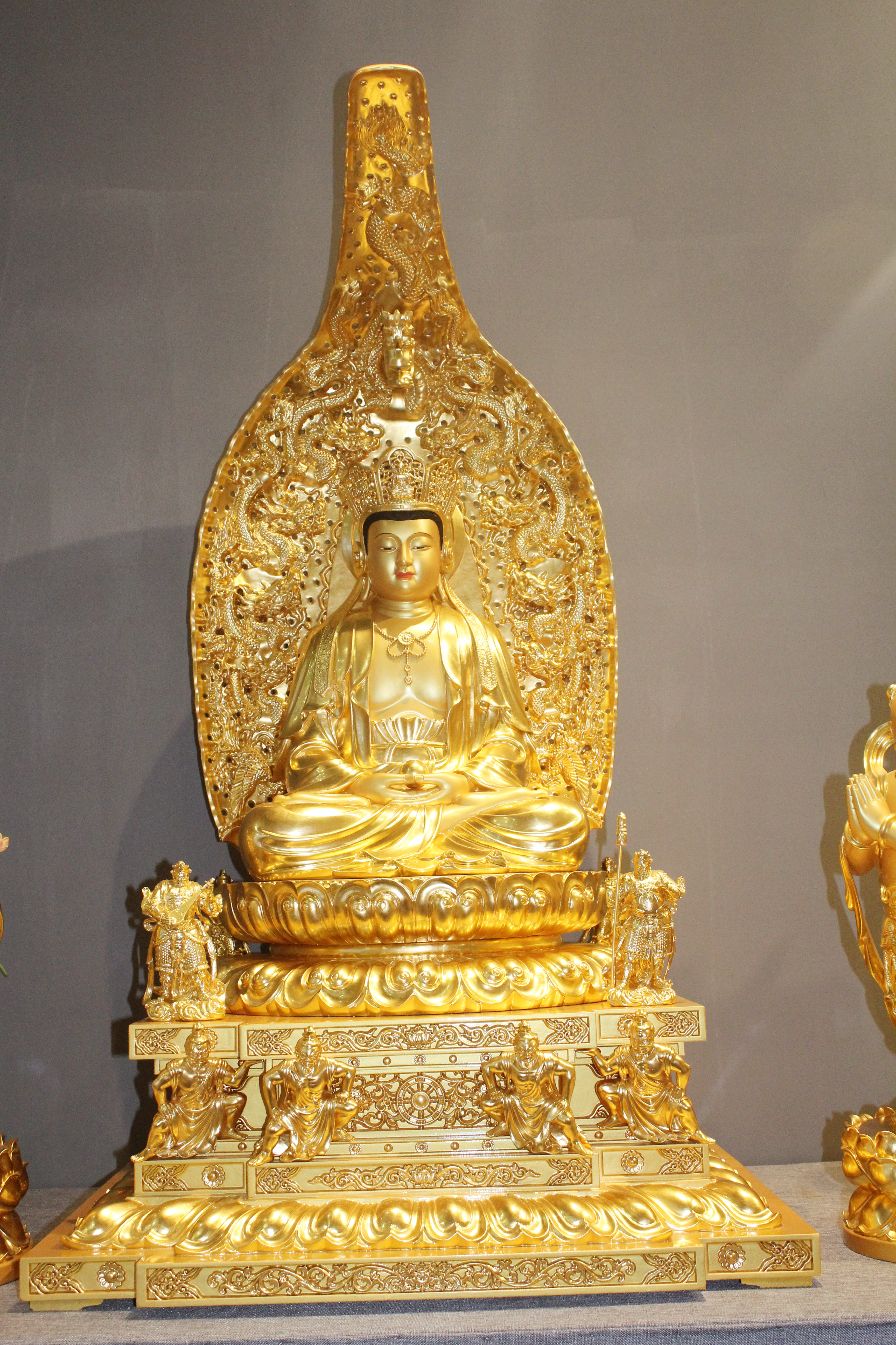 承接寺院贴金箔 寺庙装饰品画框贴真金箔服务
