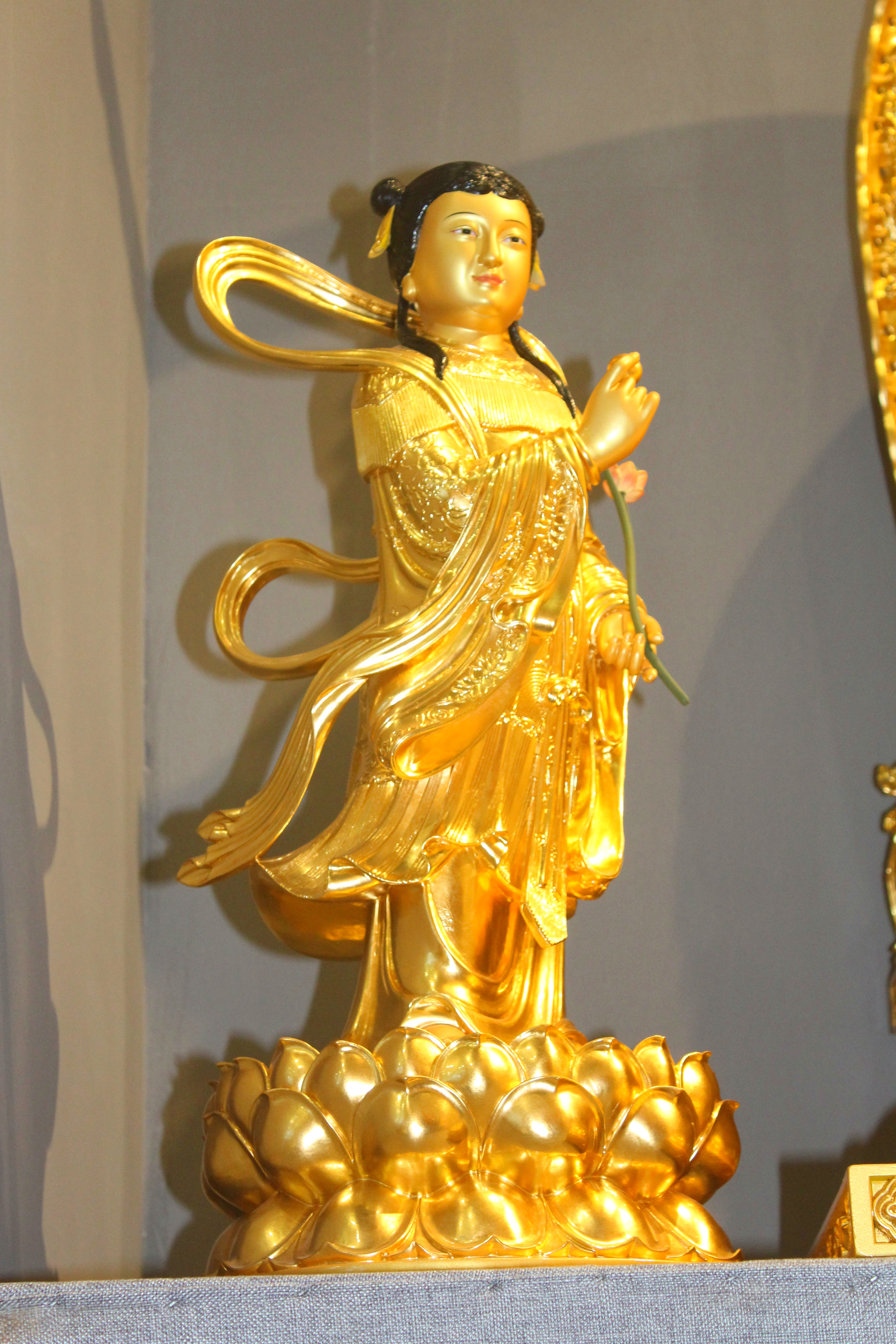 金梓箔业专业承接寺庙贴真金箔  佛像贴金箔 牌匾 工艺品贴98真金箔装饰工程