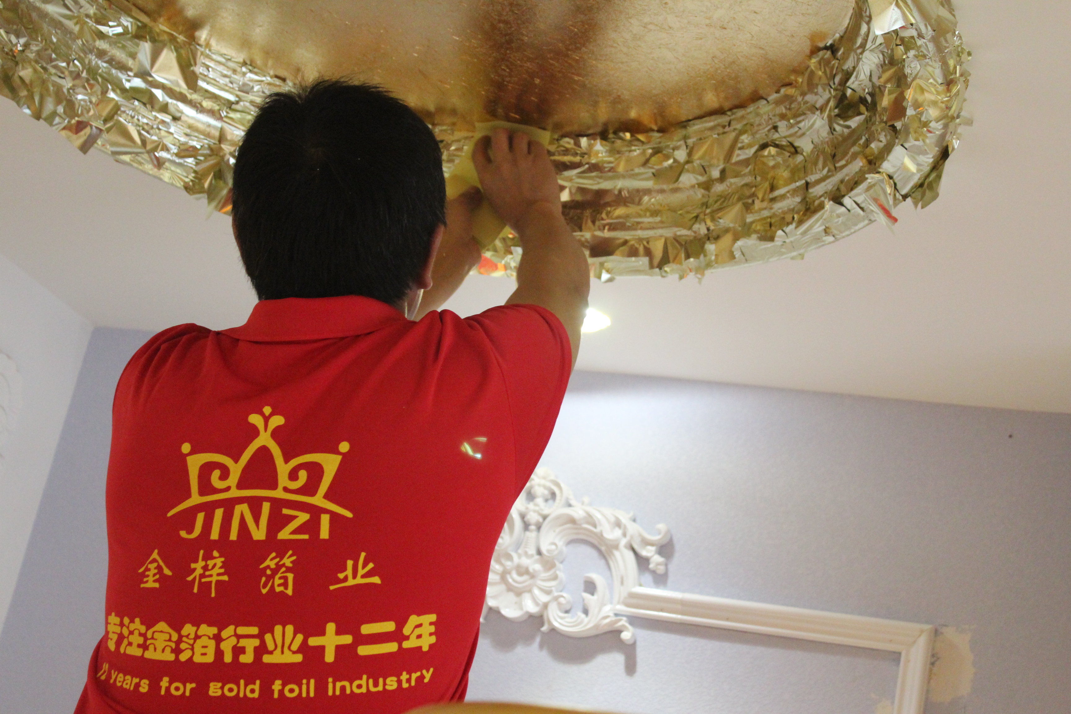 金梓金箔装饰公司专业承接寺院佛像贴金箔酒店别墅贴金箔金字招牌贴金箔 