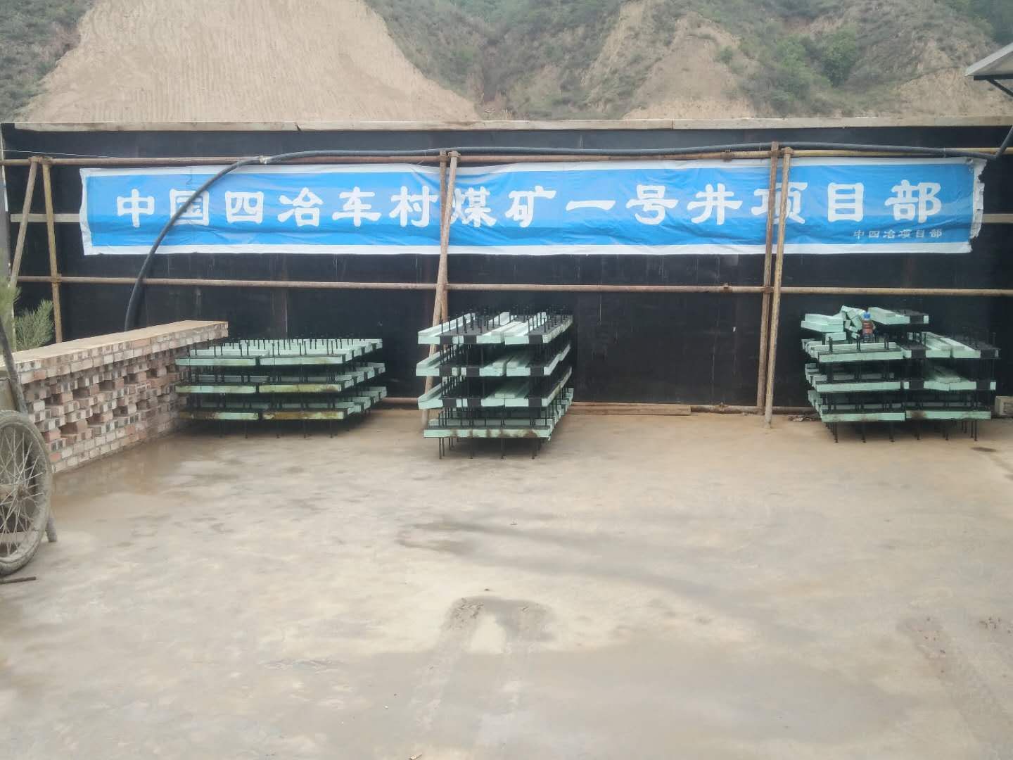 甘肃楼梯橡胶隔震支座厂家  陕西隔震支座现货销售找岿屹新材料