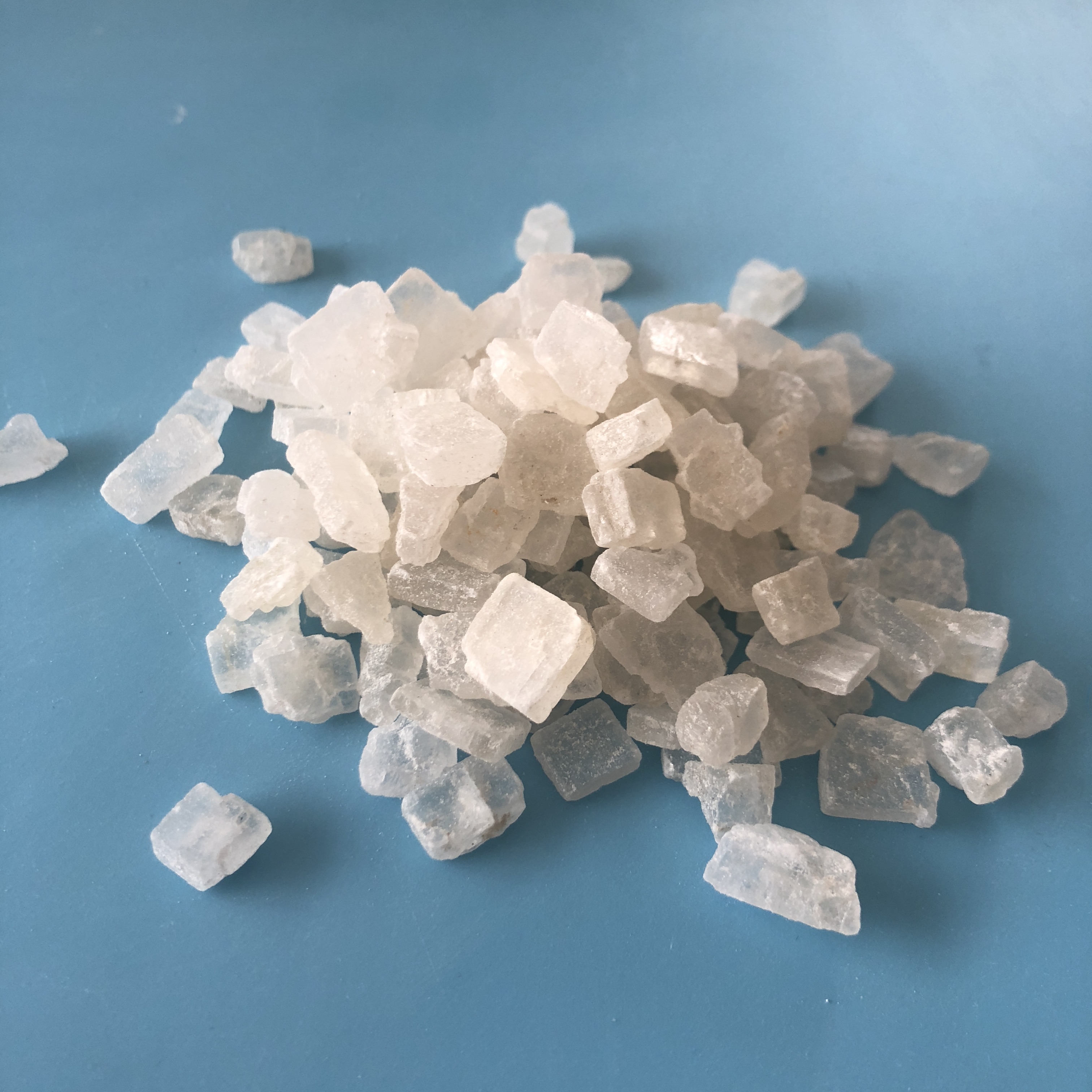 批发供应海晶盐6-8mm 98含量工业级海晶盐 热敷包用海晶盐