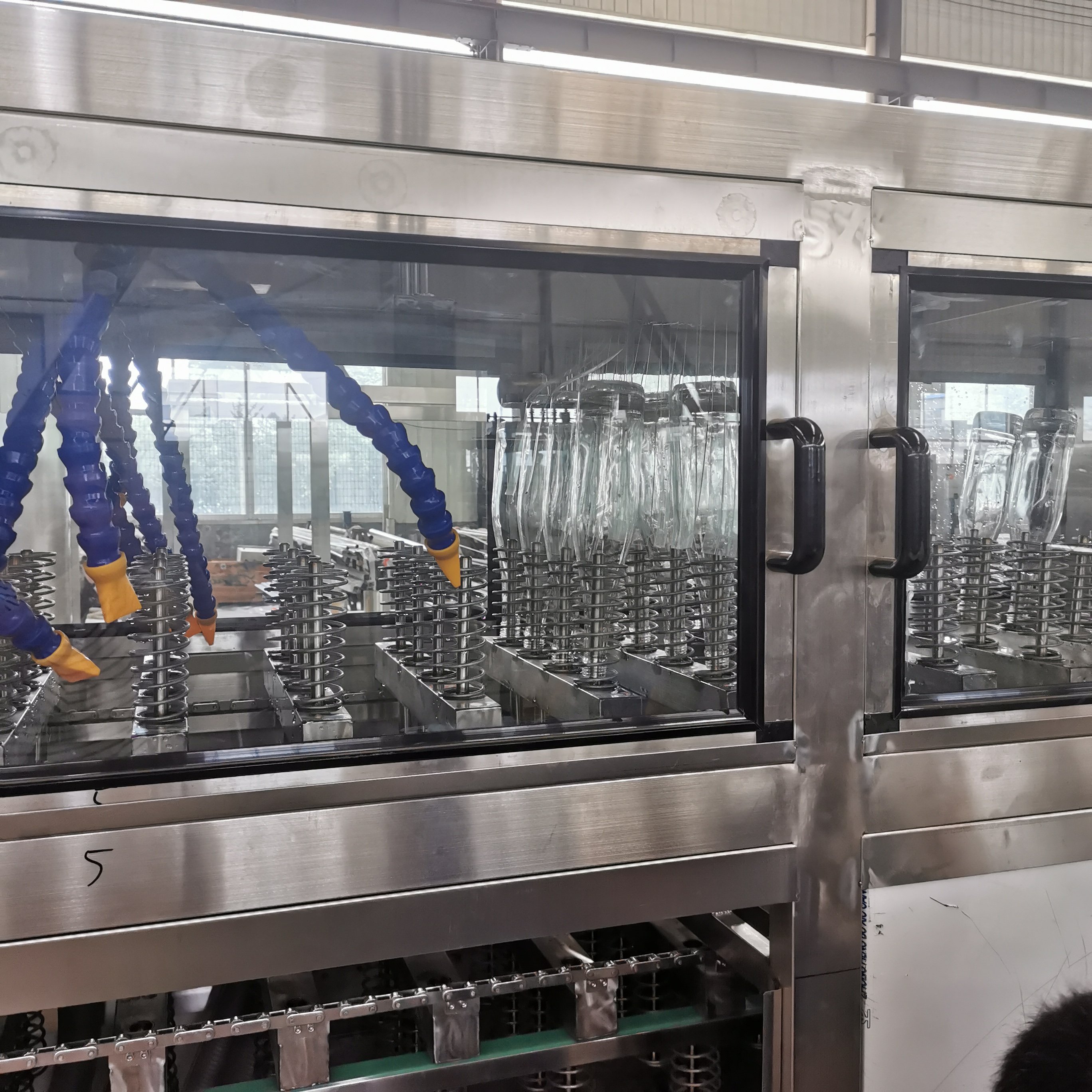 鲁泰牌CKH系列玻璃瓶塑料多功能瓶内外冲洗烘干灭菌一体机 高温灭菌机 饮料瓶清洗烘干 厂家直销