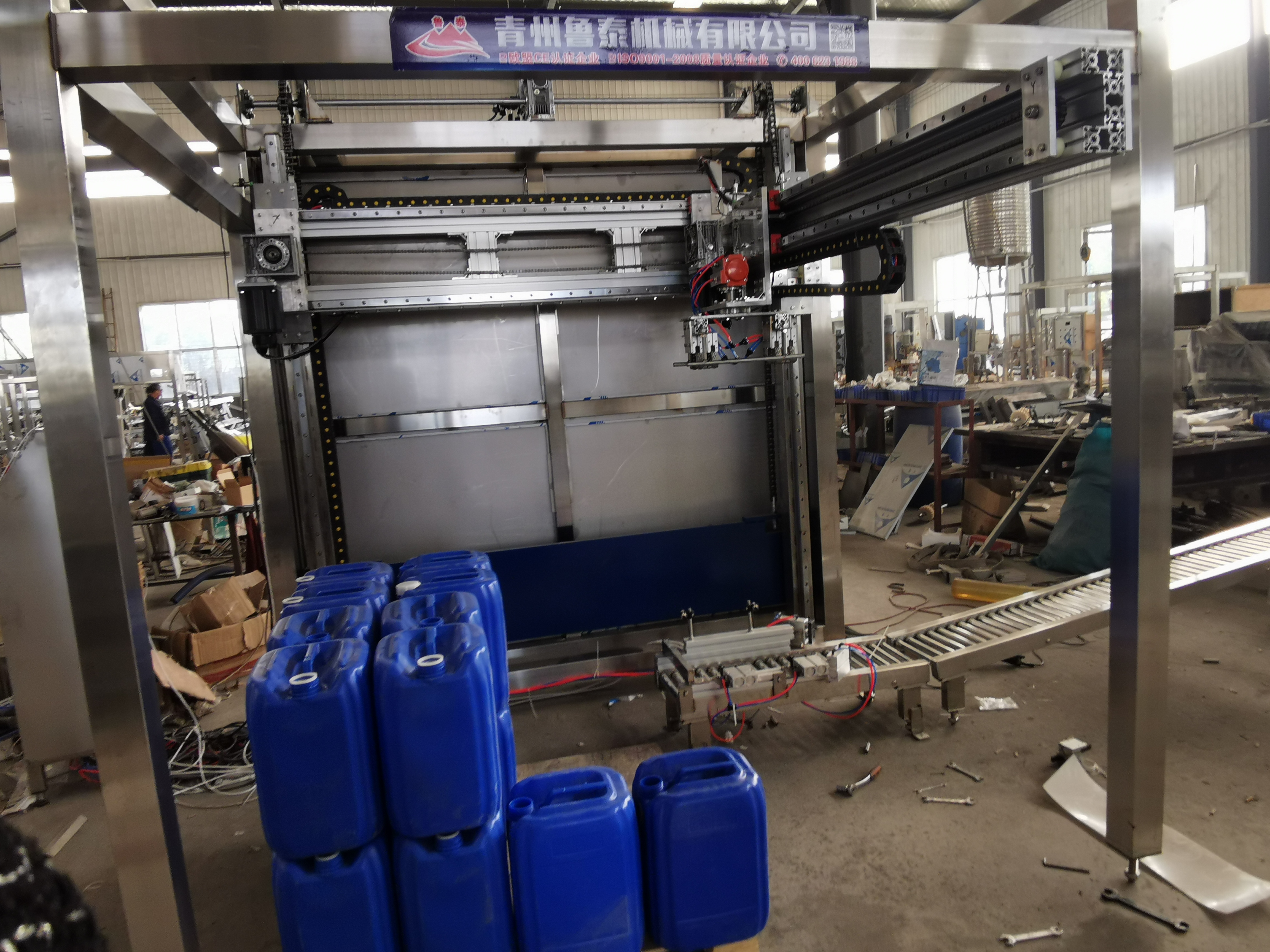 鲁泰牌LT系列多功能全自动码垛机鲁泰 三轴桁架式码垛机器人 优质供应 润滑油码垛