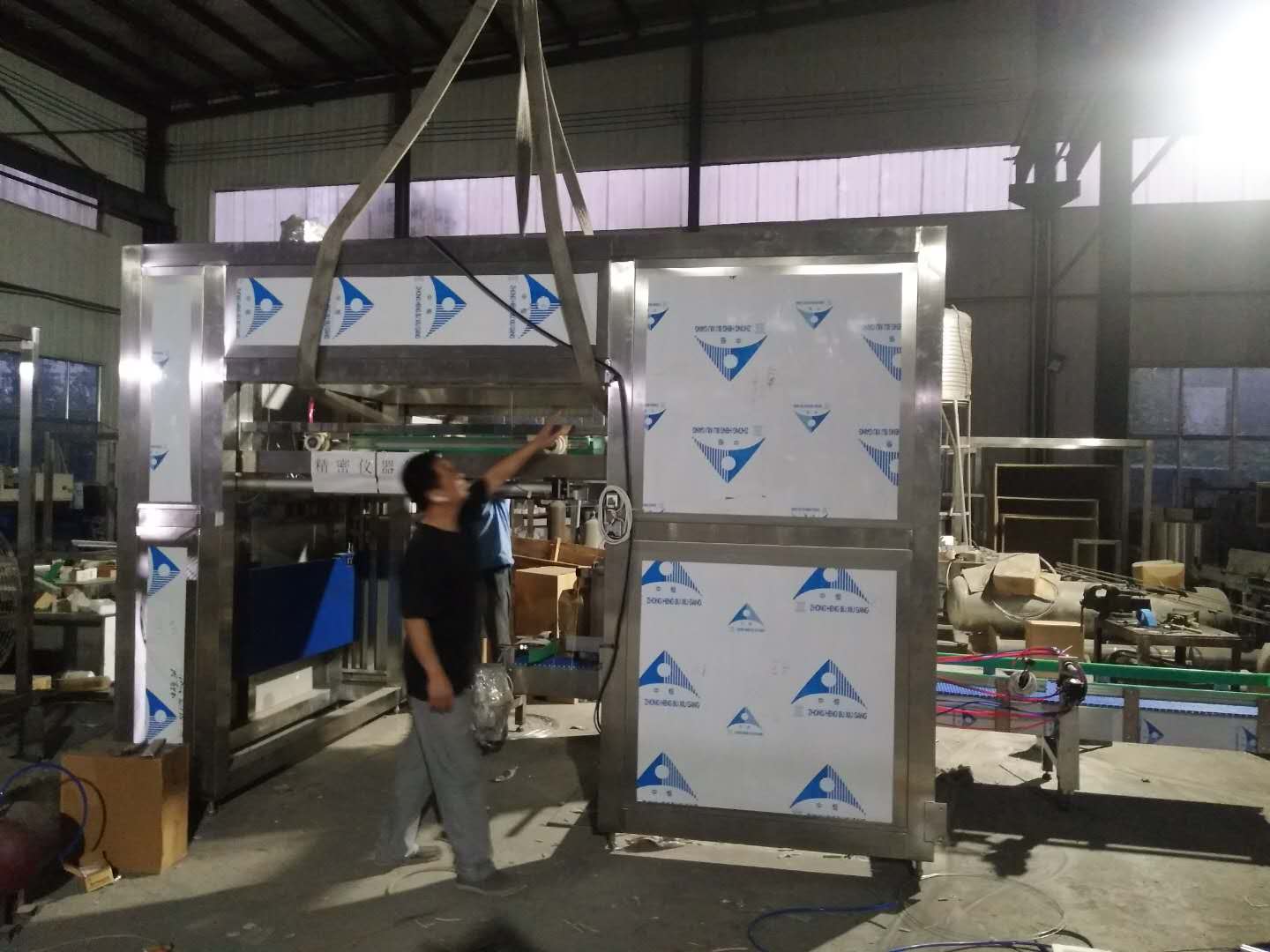 鲁泰牌LT系列多功能全自动码垛机机 龙门桁架式码垛机  厂家直销 各类产品码垛设备