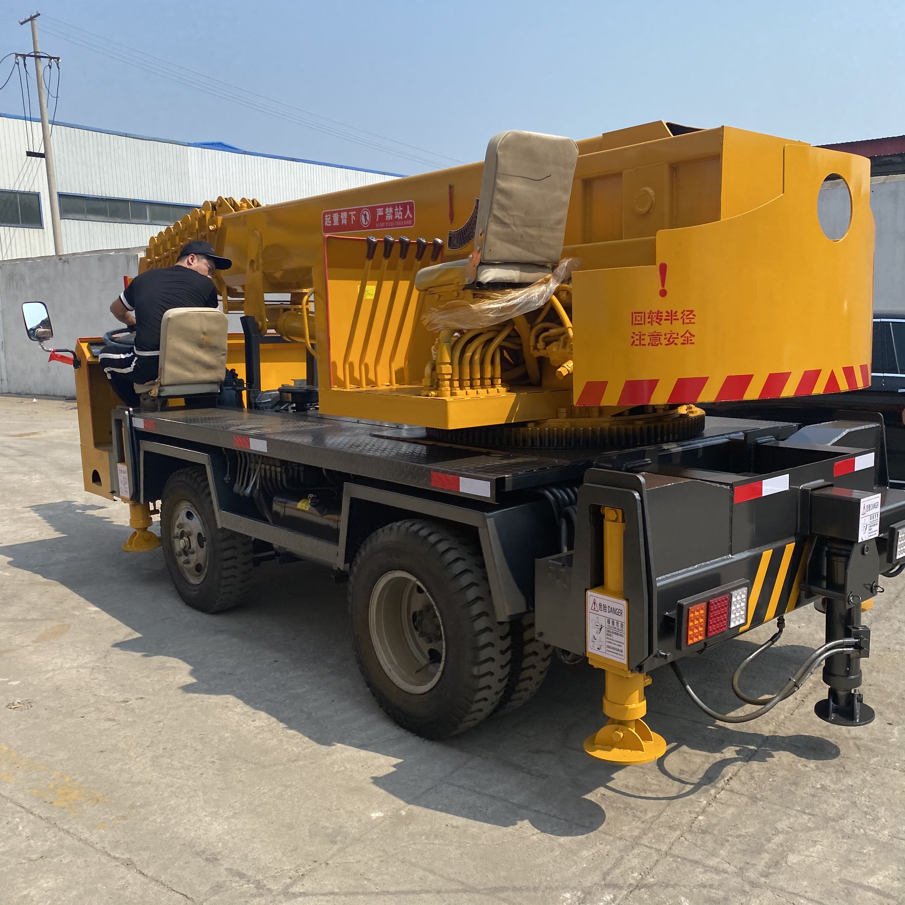 阳光重工四不像吊车 自制无尾型吊车 液压轮式无尾型吊车 园林绿化无尾型吊车