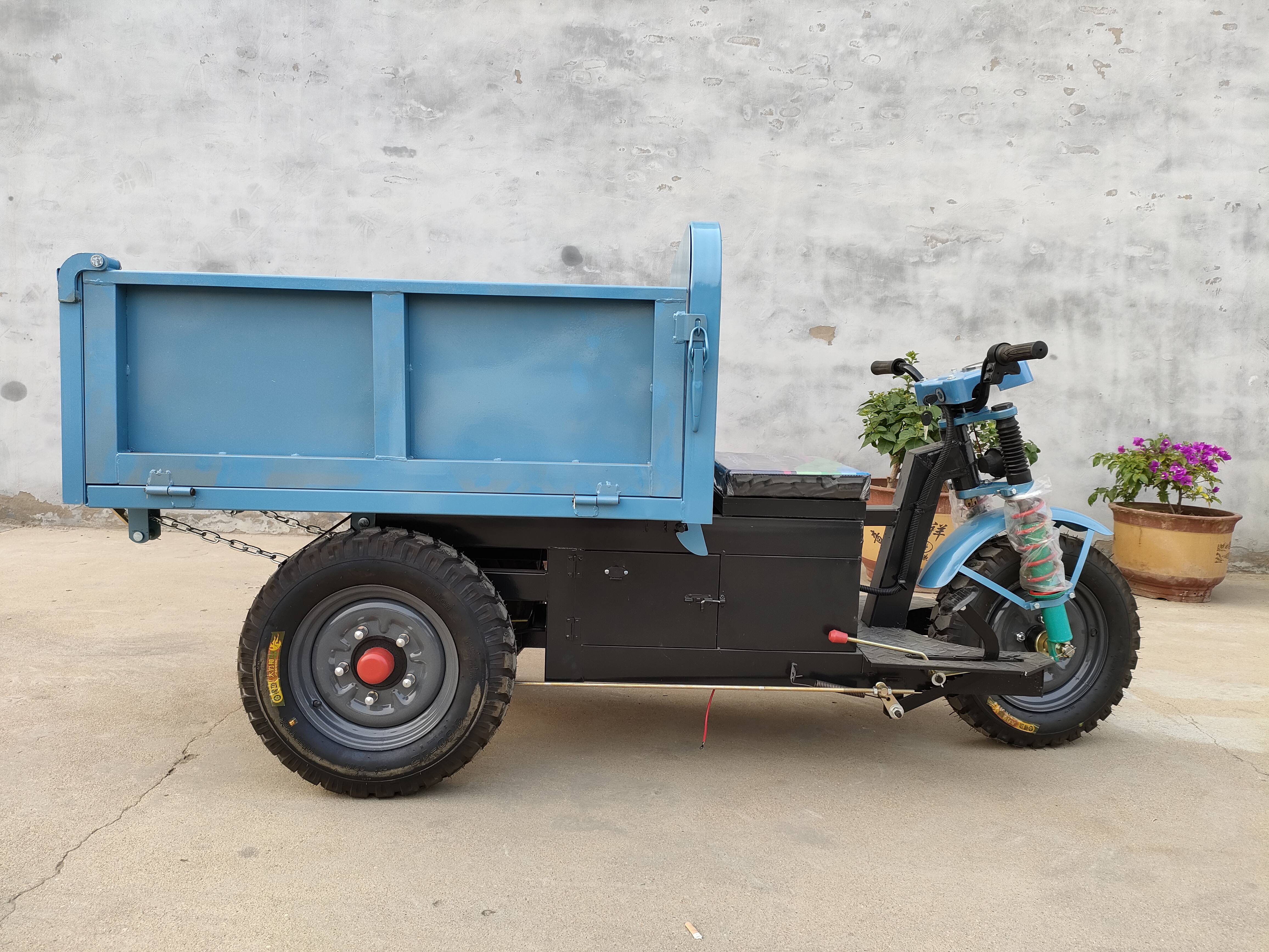 兴胜机械 浙江可售 坐骑电动灰斗车 建筑工具车 工程灰斗车 