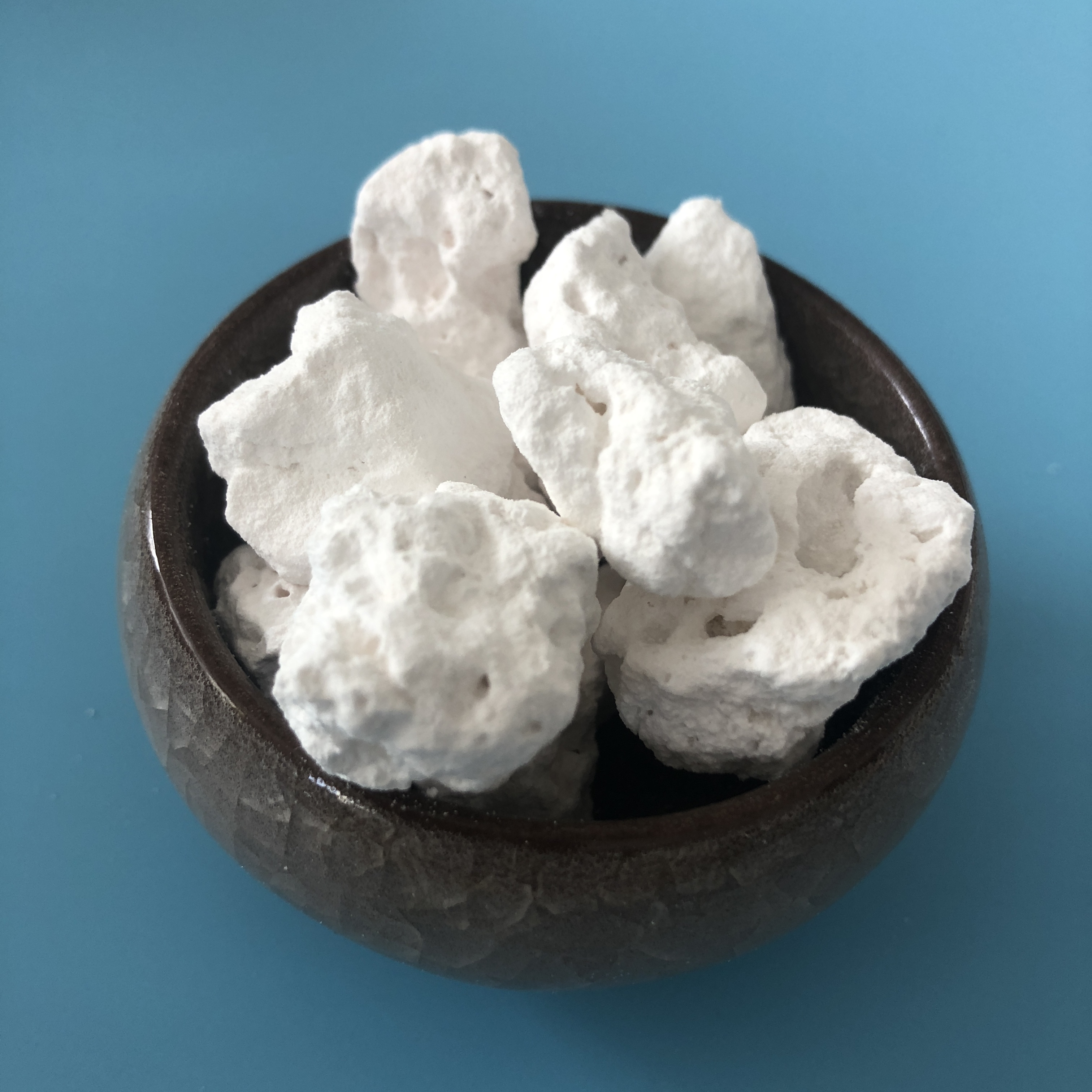 供应氯化钙蜂窝状大块 94含量工业级氯化钙 融雪剂用无水氯化钙