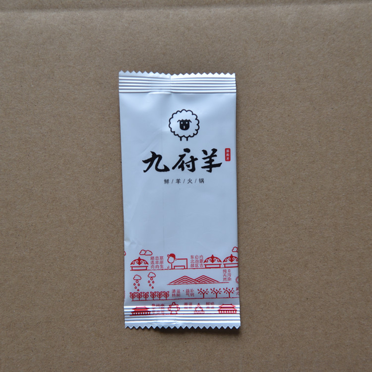怡美乐卫生用品大量销售家用便携婴儿手口抑菌小包湿巾    家用便携婴儿手口抑菌小包湿巾规格全价格低