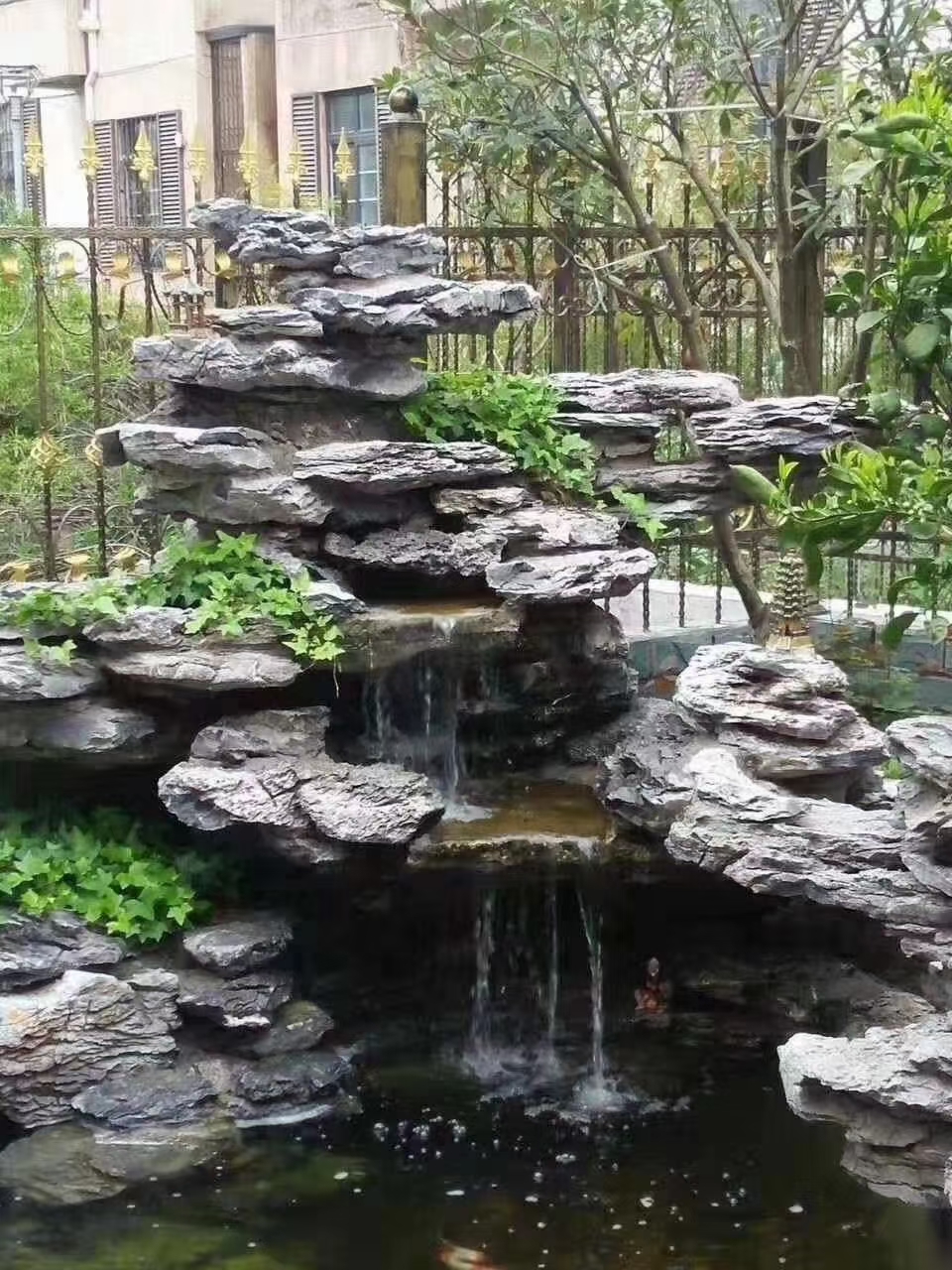 万吨千层石龟纹石产地批发 假山工程 太湖石黑山石 假山免费设计