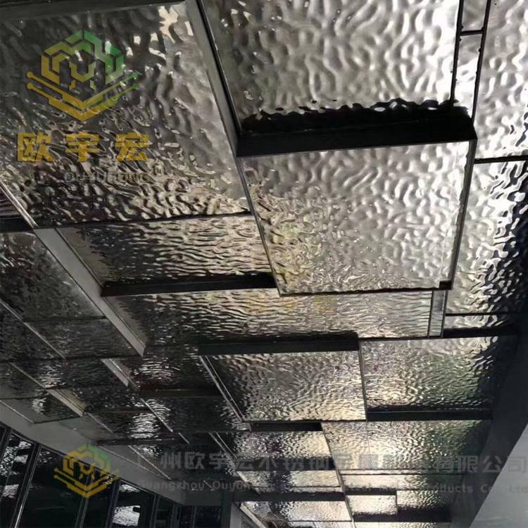 欧宇宏不锈钢厂家定制简约轻奢金属蜂窝板 乌鲁木齐酒店别墅饭店不锈钢屏风 新疆镂空花格客厅移动隔断墙 