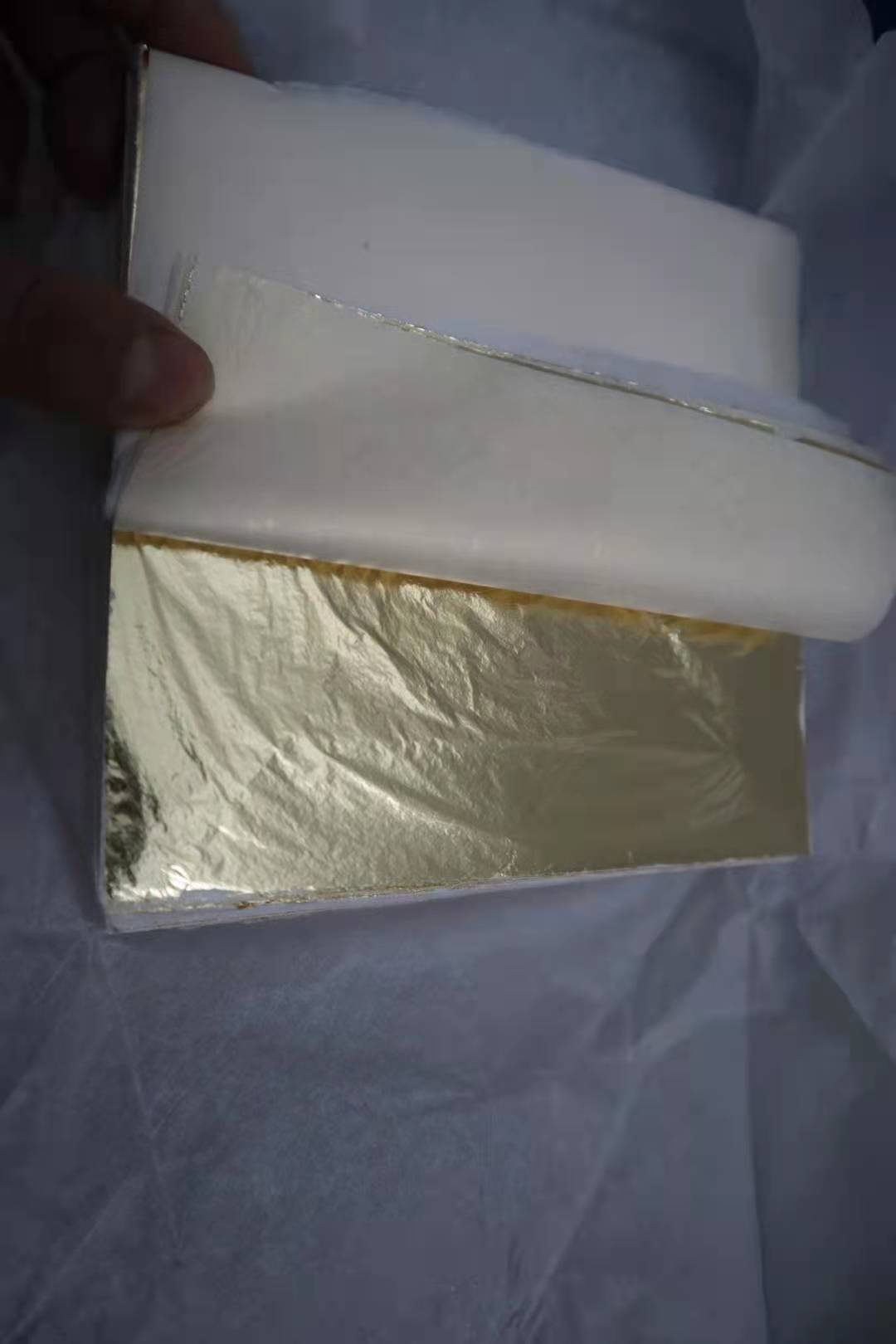 金梓提供 金箔片加工89# 仿金箔现货批发 薄厚一致施工便捷