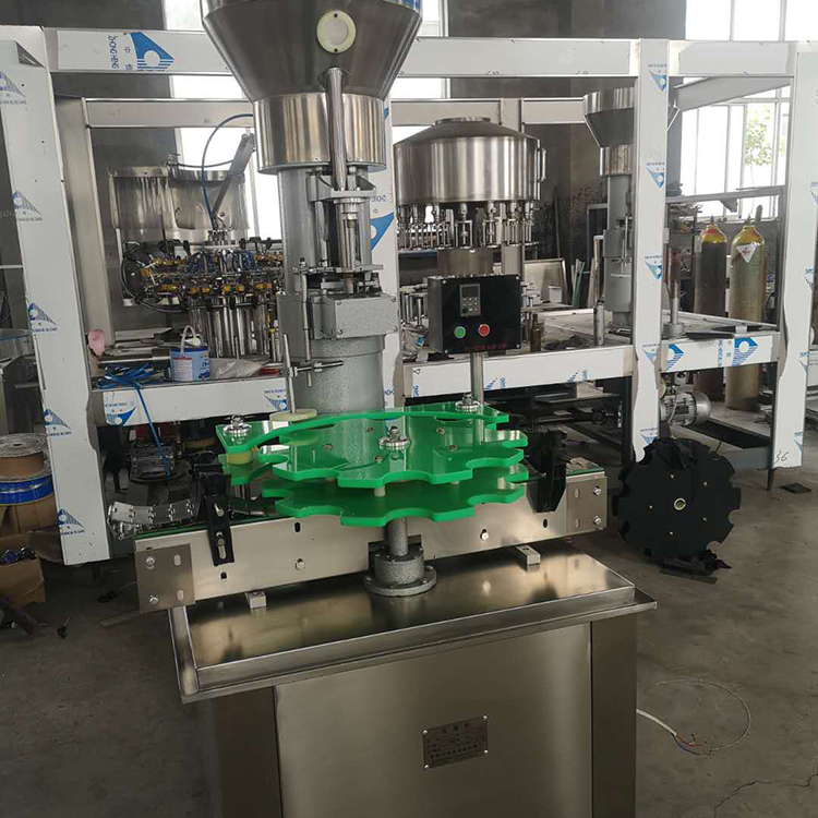 红酒灌装机生产厂家 恒辉出售红酒灌装机 来电咨询