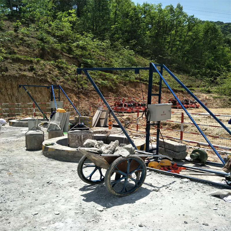 人工挖桩哈儿吊机 冠旺桥梁地基挖孔桩用吊土机 高速主机