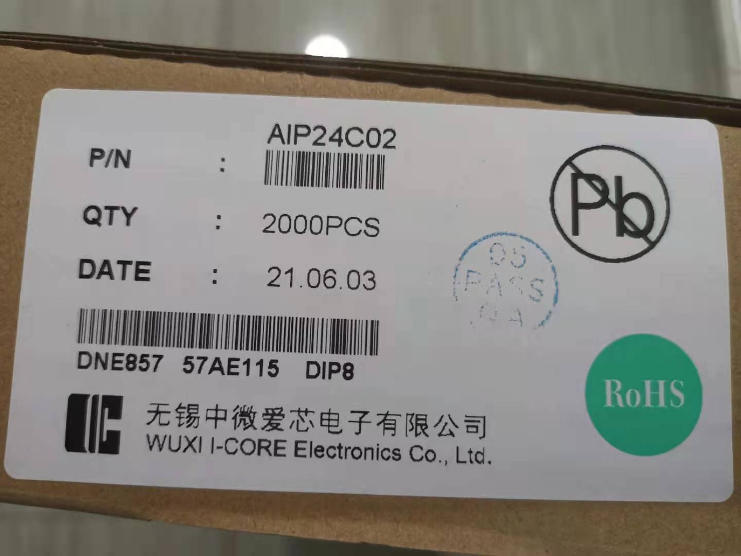 AIP24C02  SOP-8