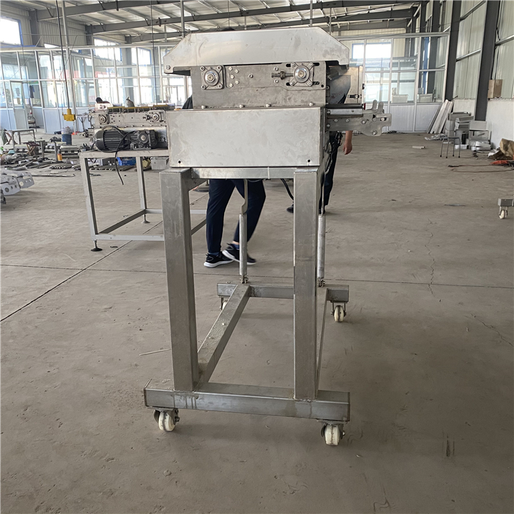 不锈钢鸡胸肉去皮设备厂家出售  占地面积小  恺翔肉制品深加工设备
