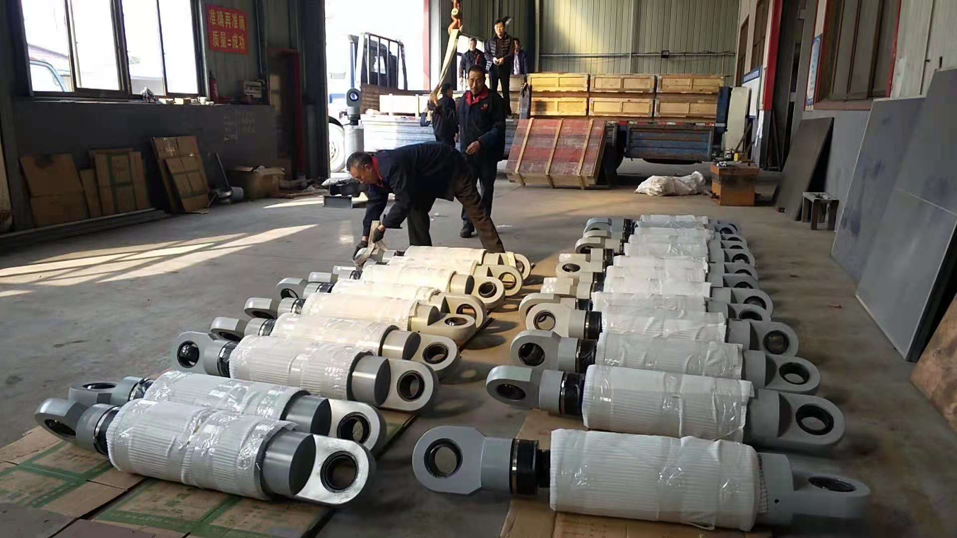 陕西粘滞阻尼器公司电话 甘肃粘滞阻尼器销售厂家 粘滞阻尼器产品图片