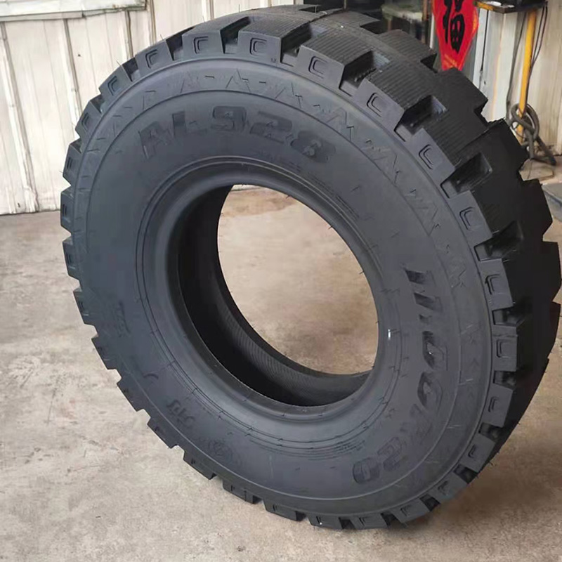 潍坊渣土车轮胎价格 1200R20 后八轮轮胎 优质产品可批发