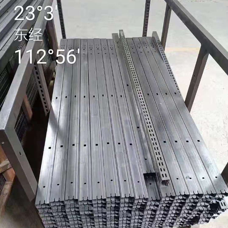 货架立柱方管四面冲孔带切断6种不同孔径