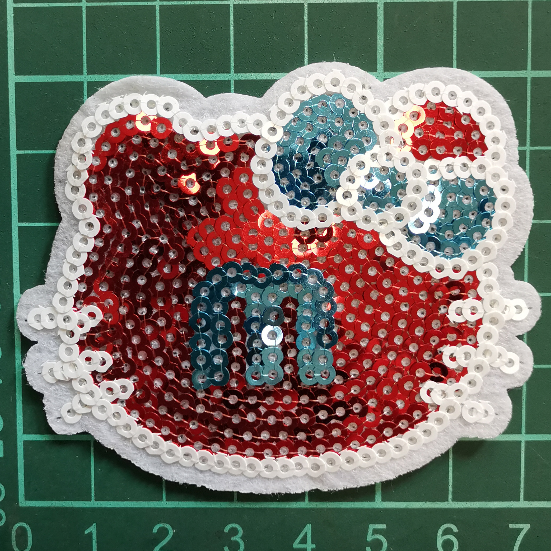  晋艺电脑绣花 卡套印花珠片绣批发 麻布平绣服装补丁批发 短袖绣花标厂家 浙江诸暨热销