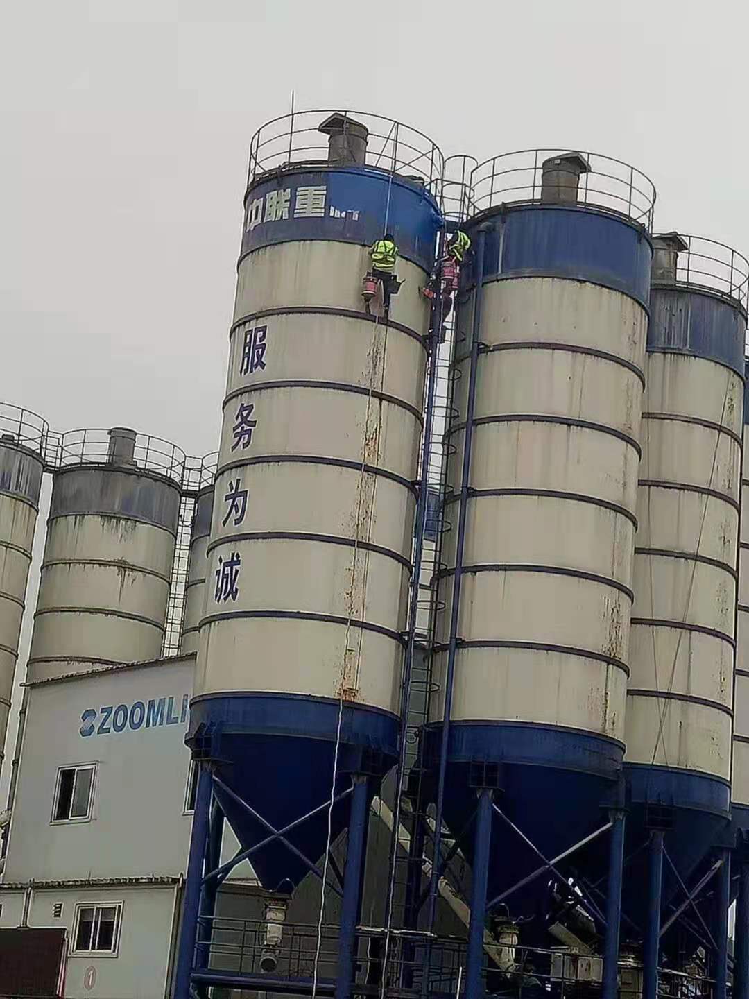 贵州水泥罐刷漆|搅拌站水泥罐刷漆