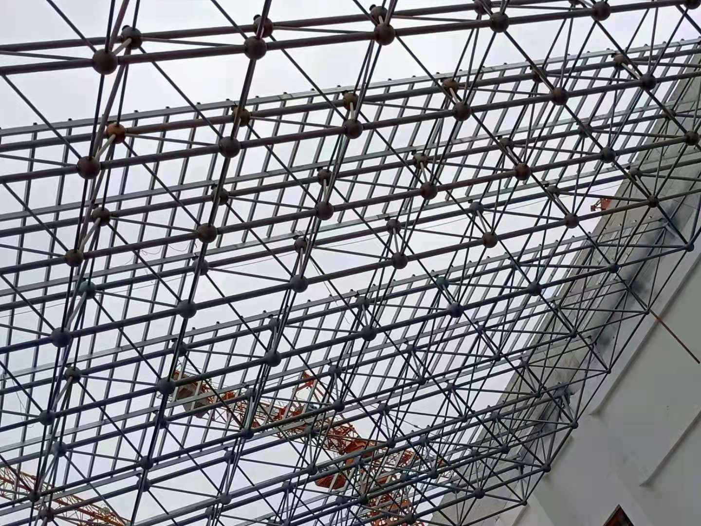 贵州钢结构厂房刷漆